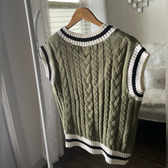 Olive Green Sweater Knit Vest Medium - Picture 3 of 4